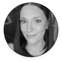 aboutUs.leadership.employees.joanna.name